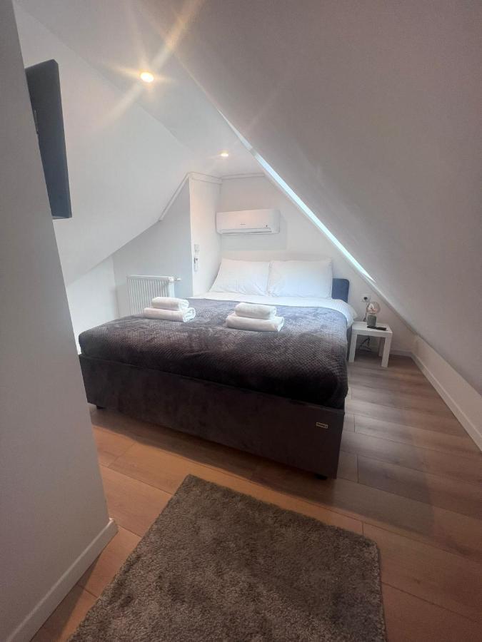 Studio Apartman Mia Загреб Экстерьер фото